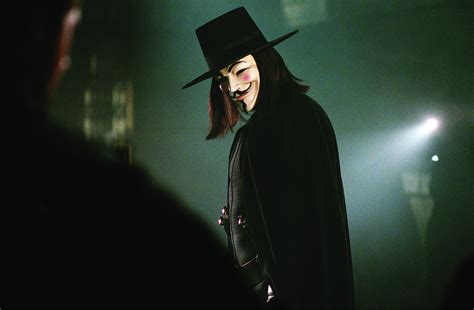 V vendetta! Uma distopia visceral e uma ode à luta contra o poder opressor